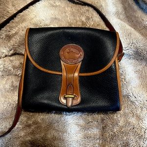 *VINTAGE* Dooney & Bourke leather shoulder bag